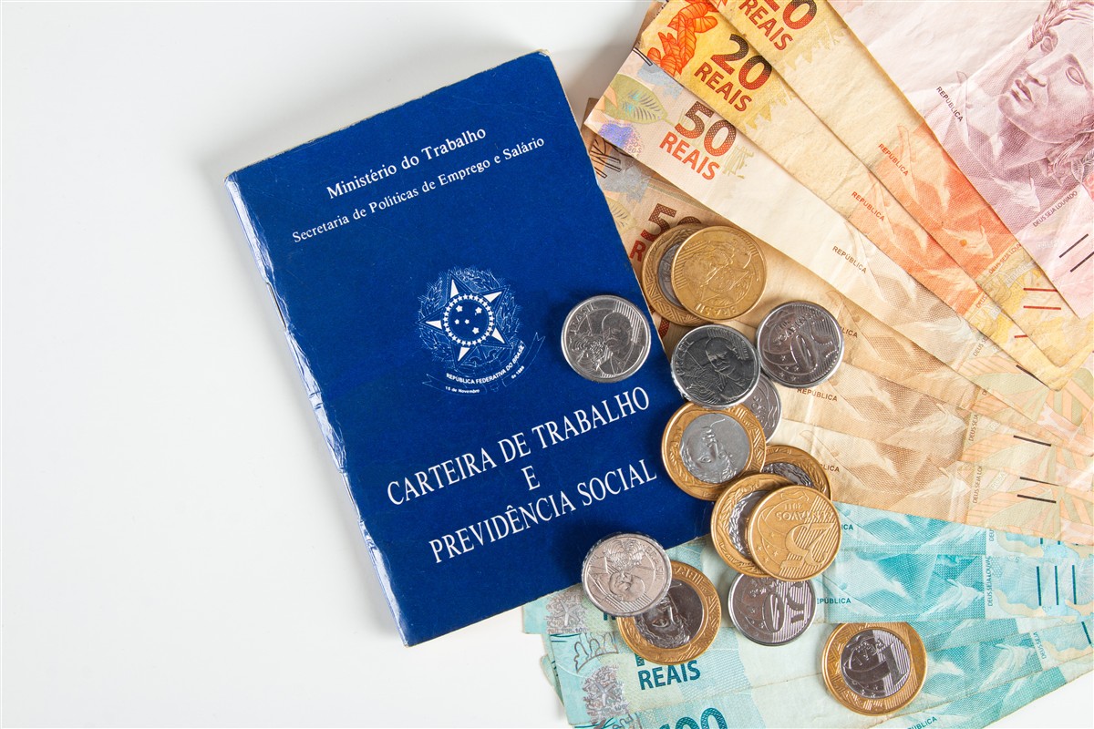 Salario Minimo Nominal vs. Salario Necessario: A Realidade do Poder de Compra no Brasil